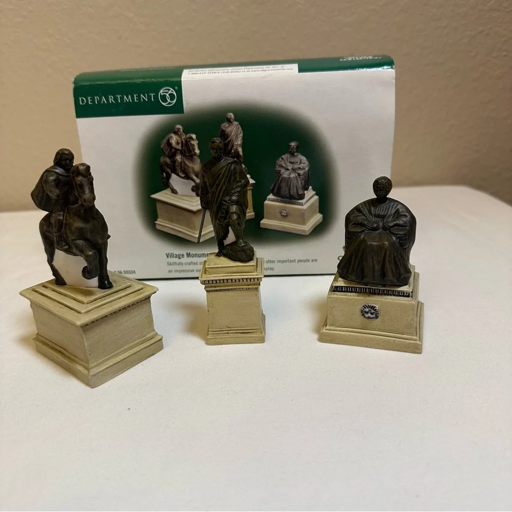 Department 56 Village Monuments Set‎ of 3 New with box #55524 Christmas Figures